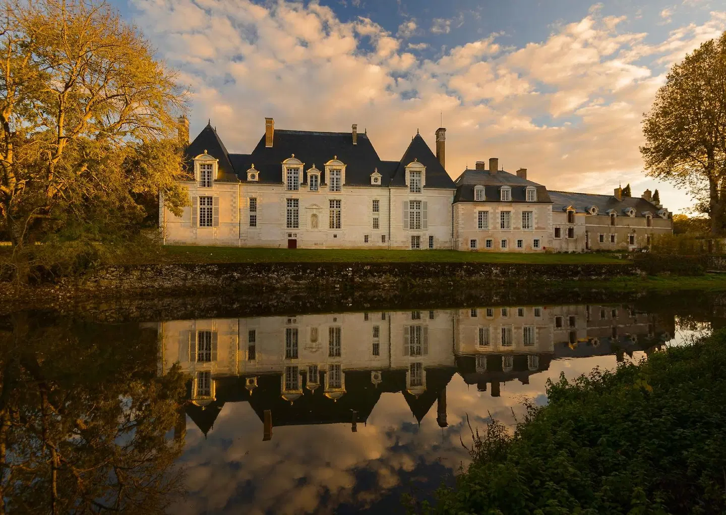 Château Des Grotteaux EXTERIOR