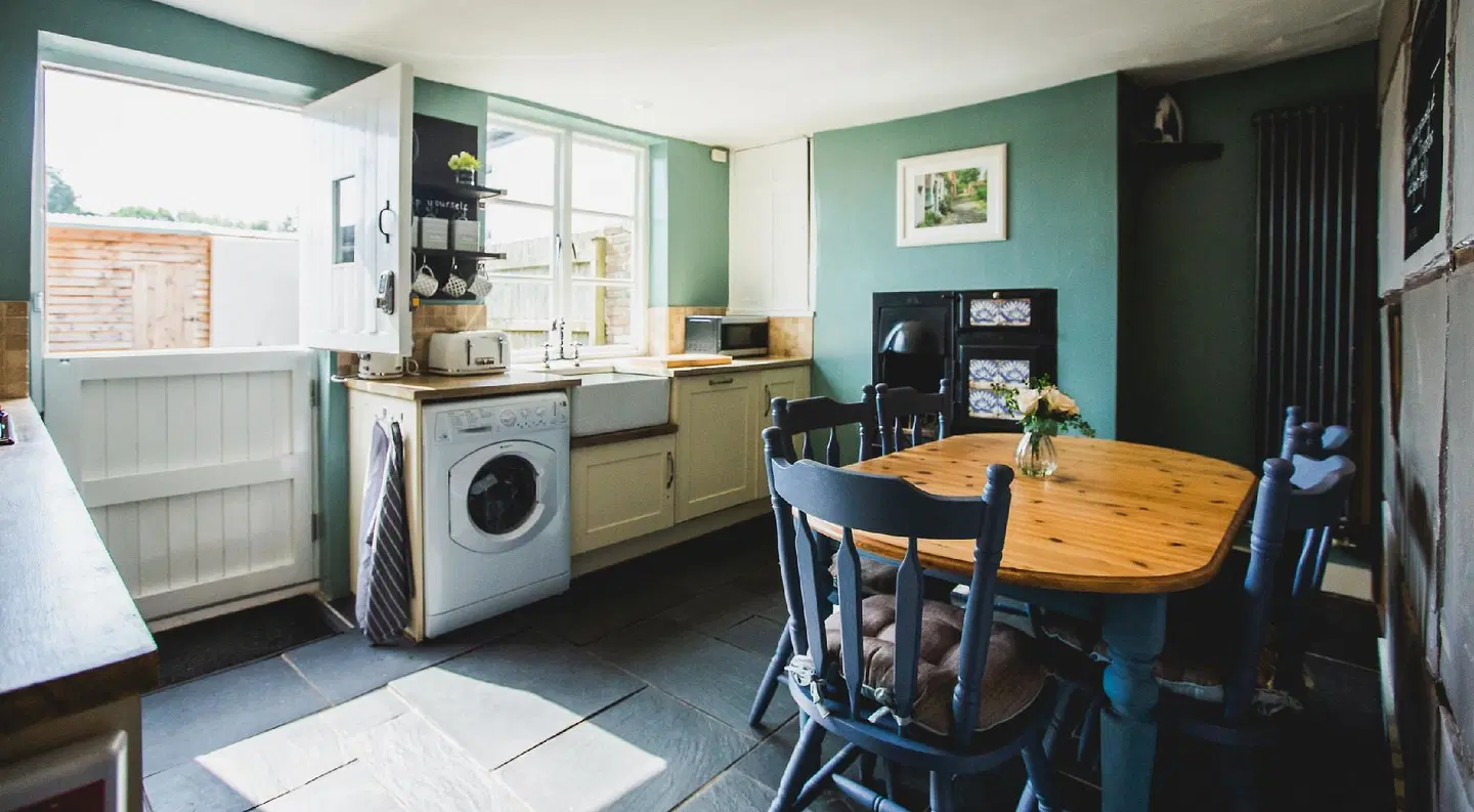 No.8 Accommodation ROOM_EXAMPLE