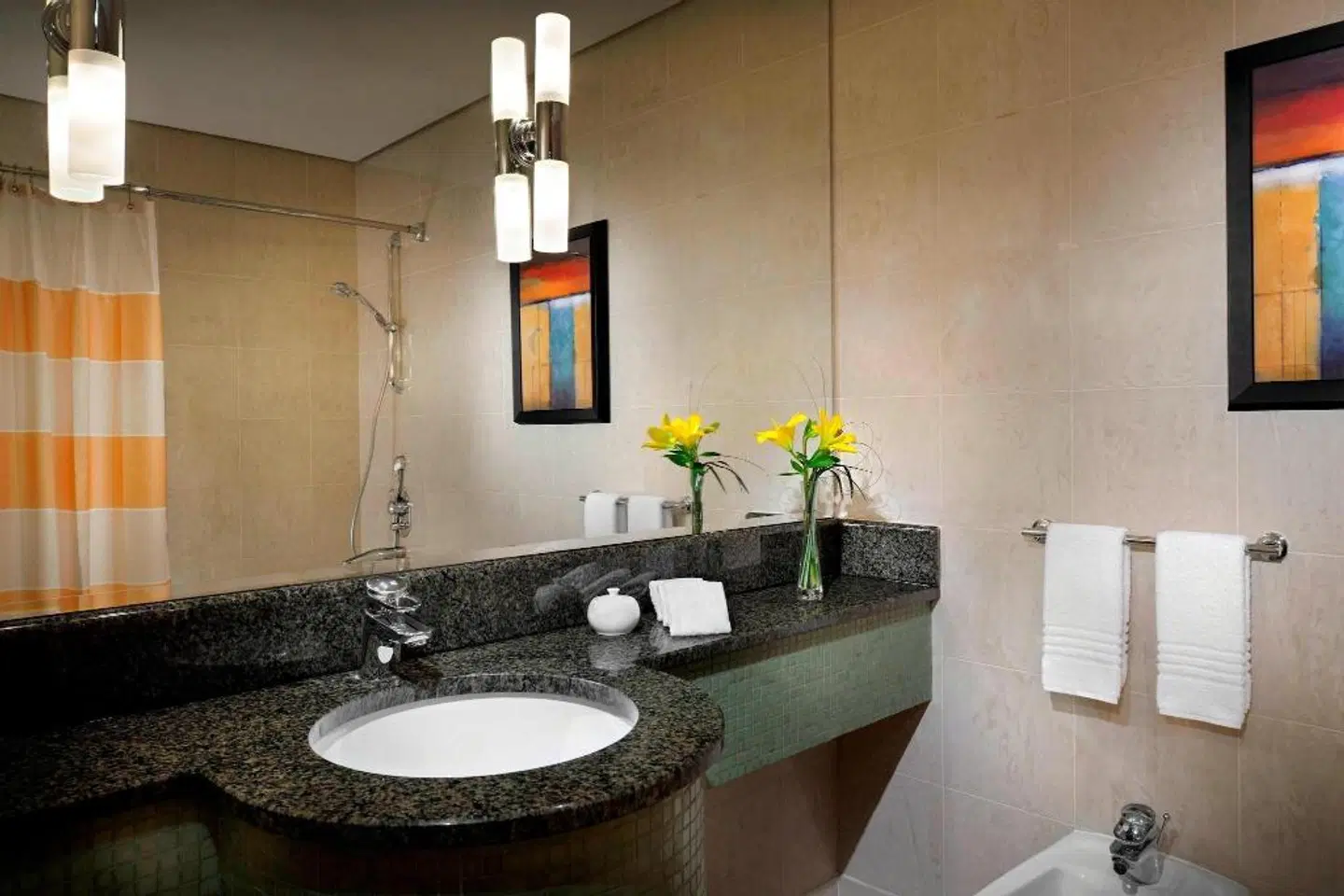 Courtyard by Marriott Kuwait City Badezimmer