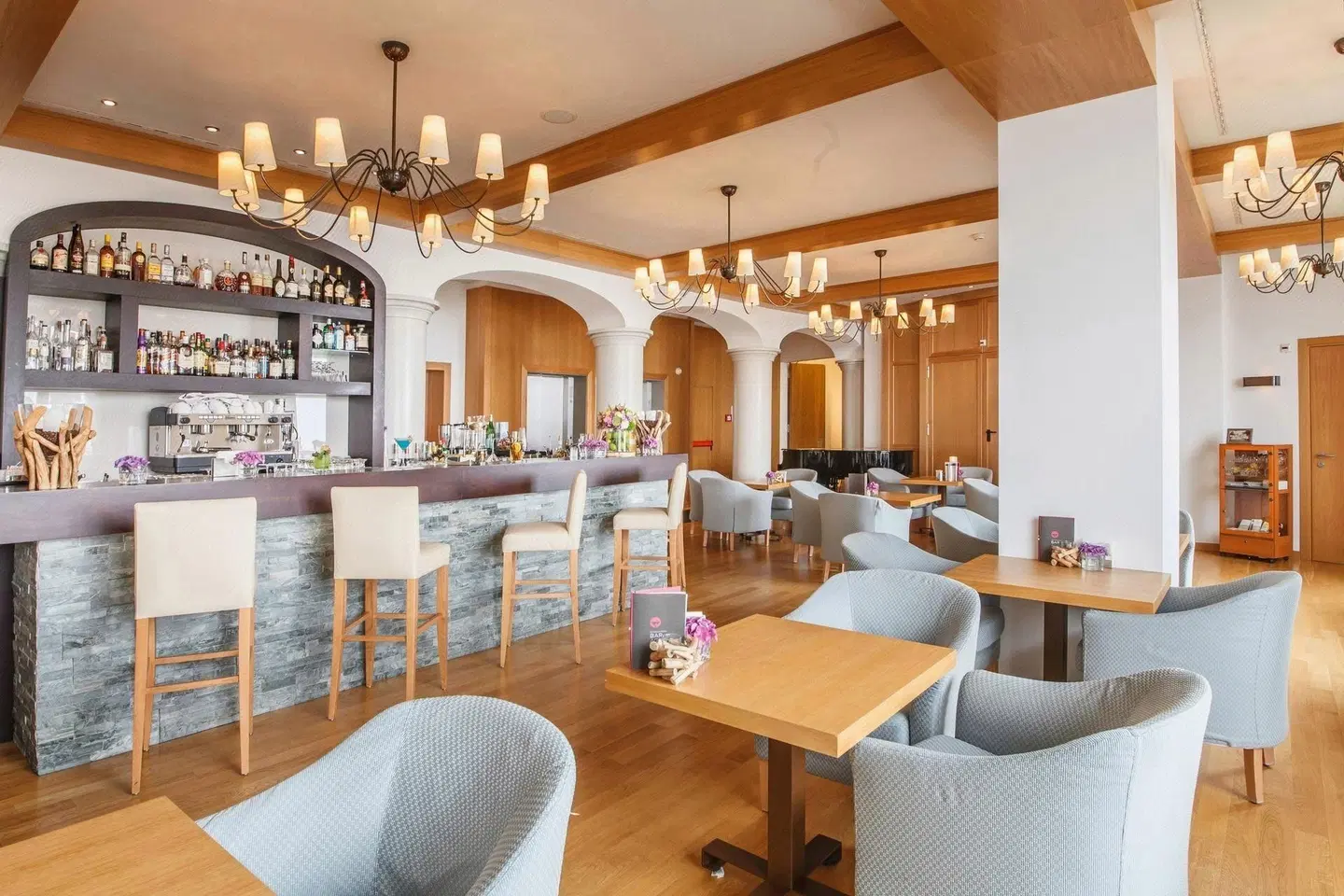Kurhaus Cademario Bar