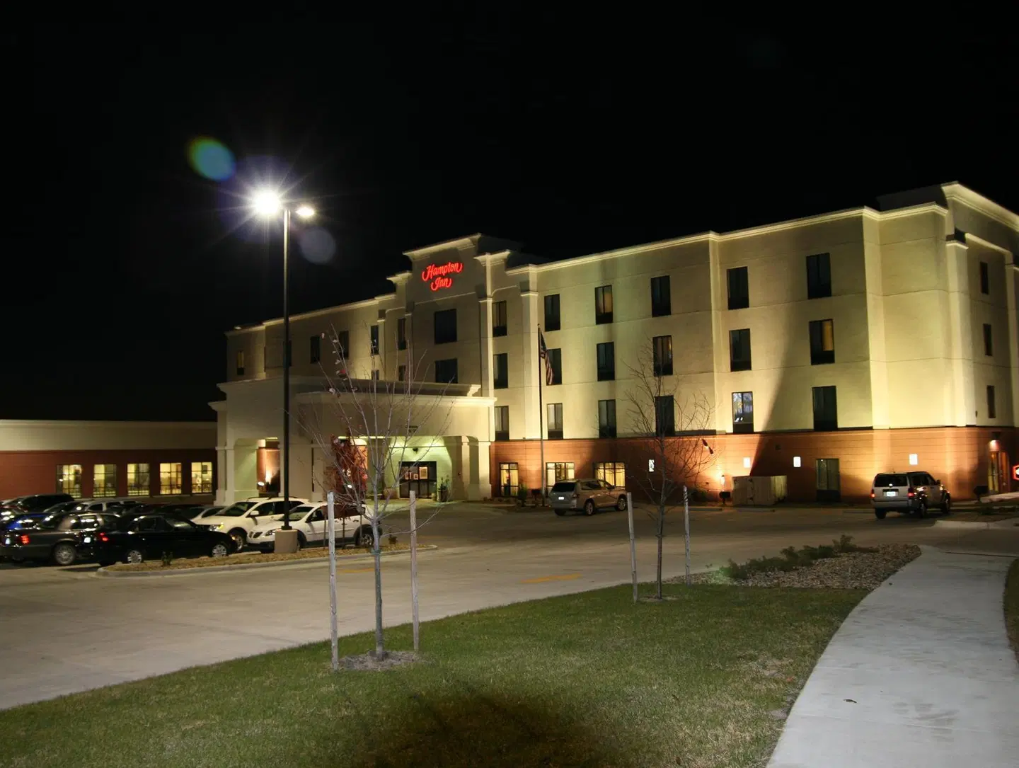 Hampton Inn Topeka EXTERIOR