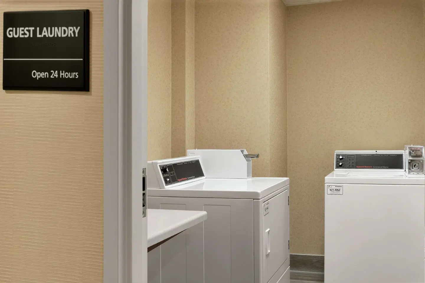 Hampton Inn West Des Moines Lake Drive Badezimmer