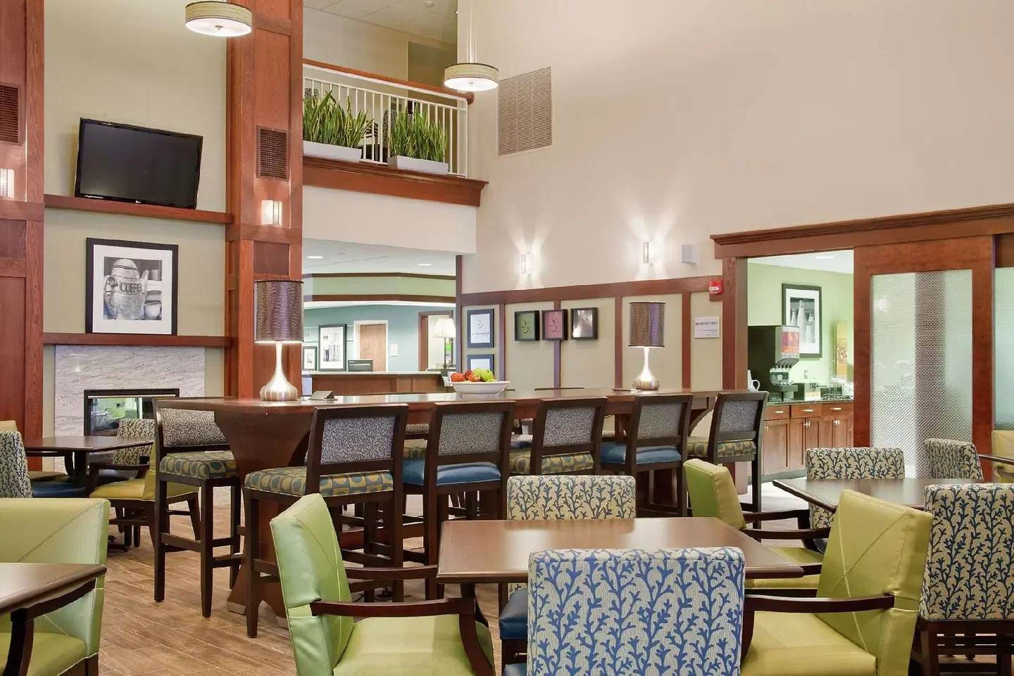 Hampton Inn & Suites Providence/Warwick-Airport Bar