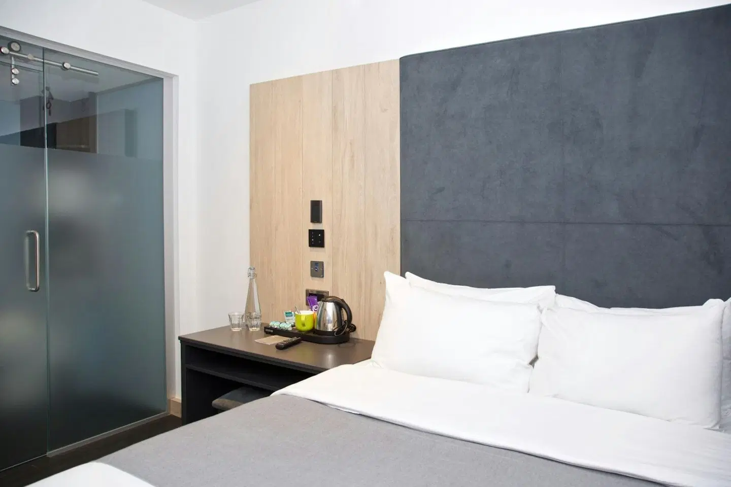 The Z Hotel Bath ROOM_EXAMPLE