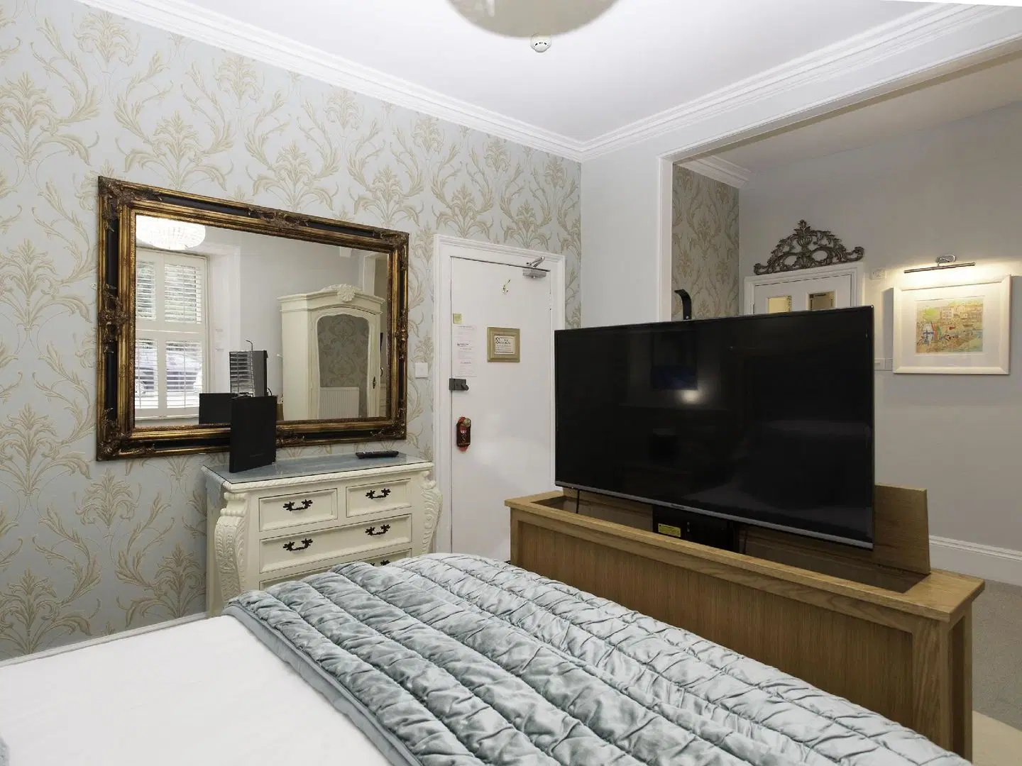 The Somerville ROOM_EXAMPLE