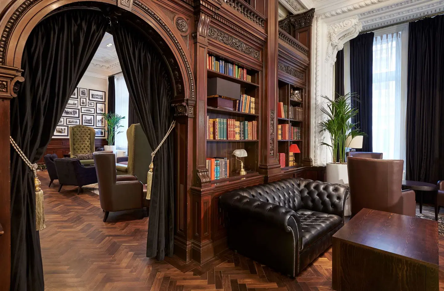DoubleTree by Hilton Liverpool LOUNGE_LOBBY