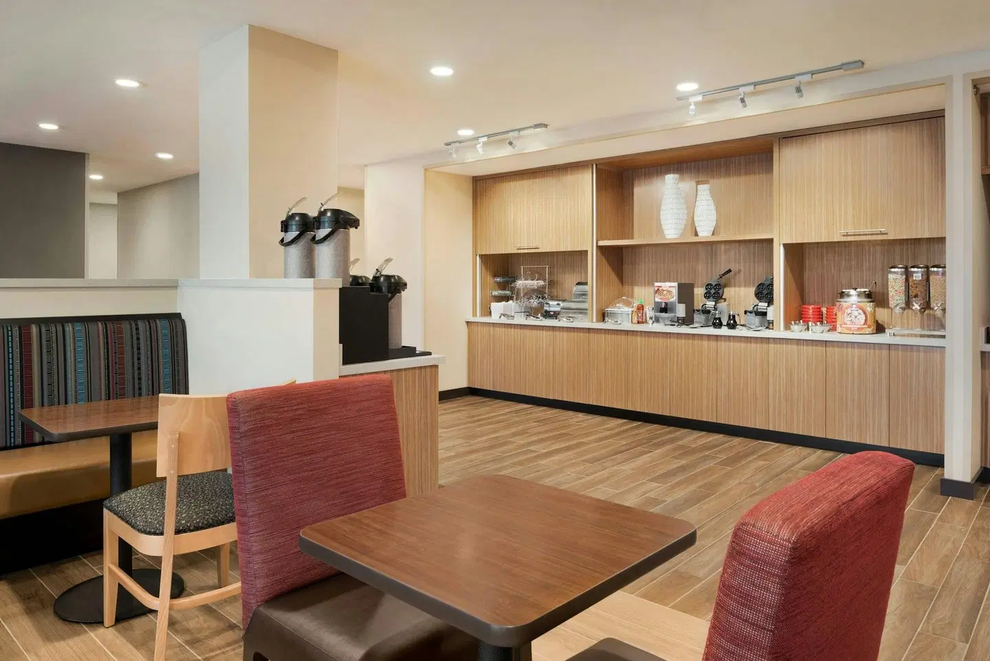 TownePlace Suites by Marriott Dubuque Downtown LOUNGE_LOBBY
