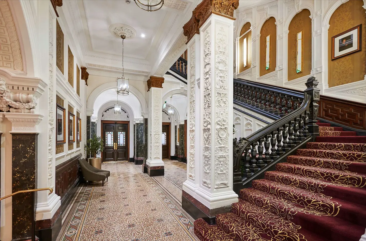 DoubleTree by Hilton Liverpool LOUNGE_LOBBY