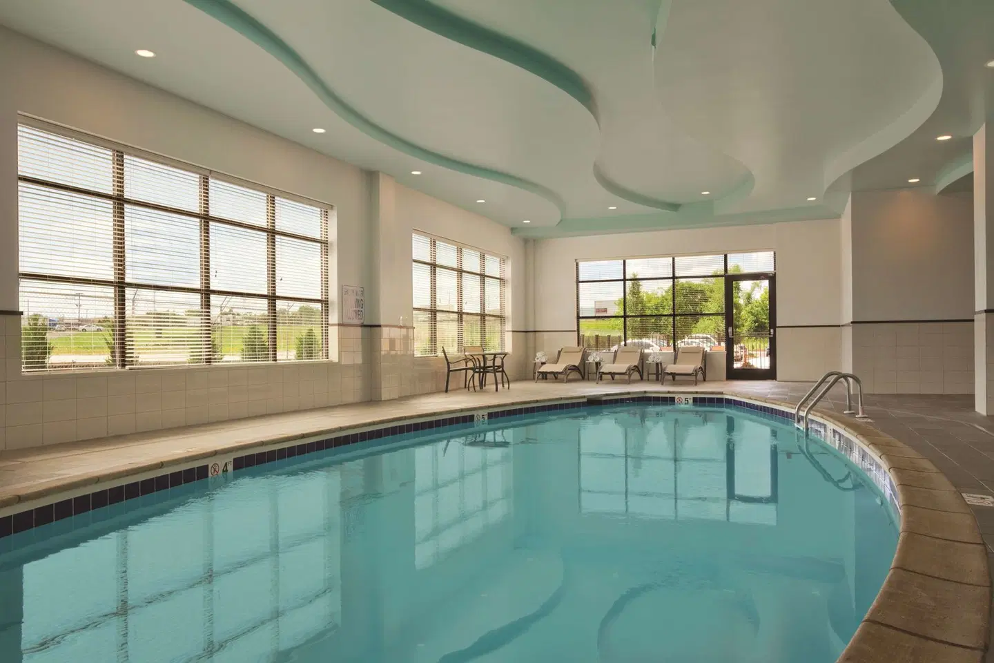 Embassy Suites by Hilton Knoxville West Hallenbad
