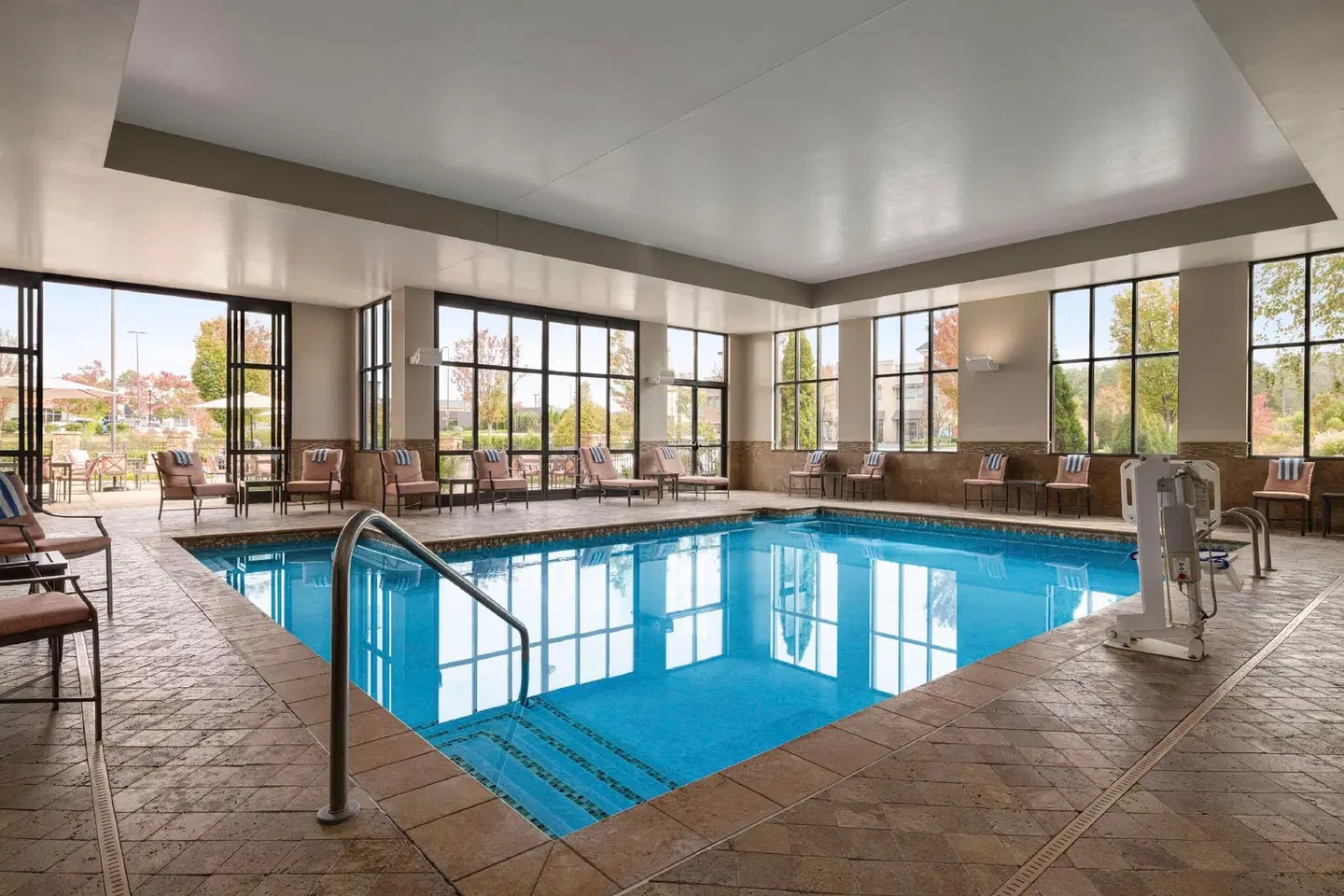 Embassy Suites by Hilton Chattanooga Hamilton Place Hallenbad