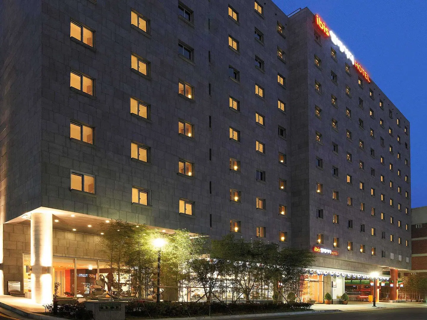 ibis Ambassador Seoul Insadong EXTERIOR