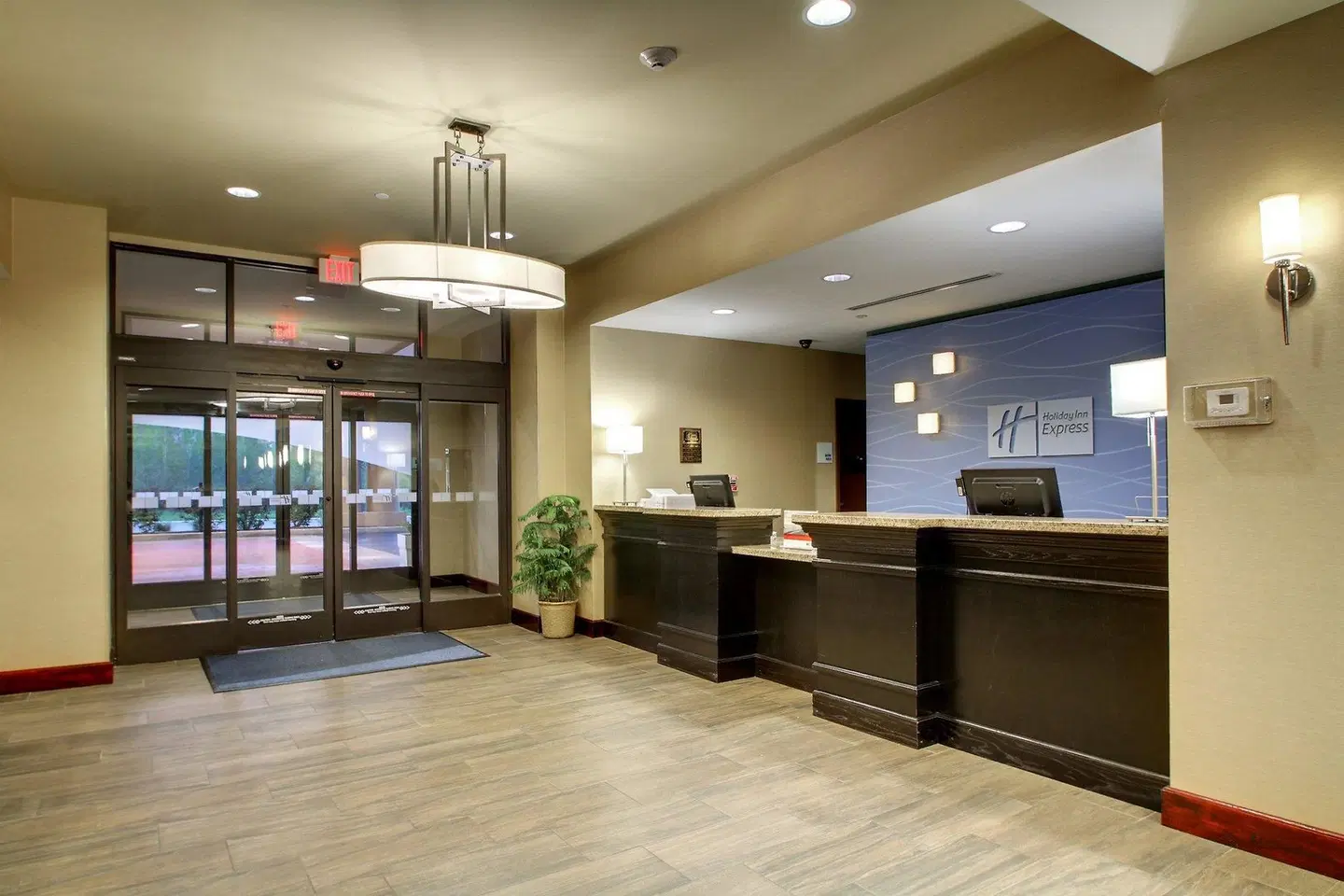Holiday Inn Express & Suites Natchez South by IHG LOUNGE_LOBBY