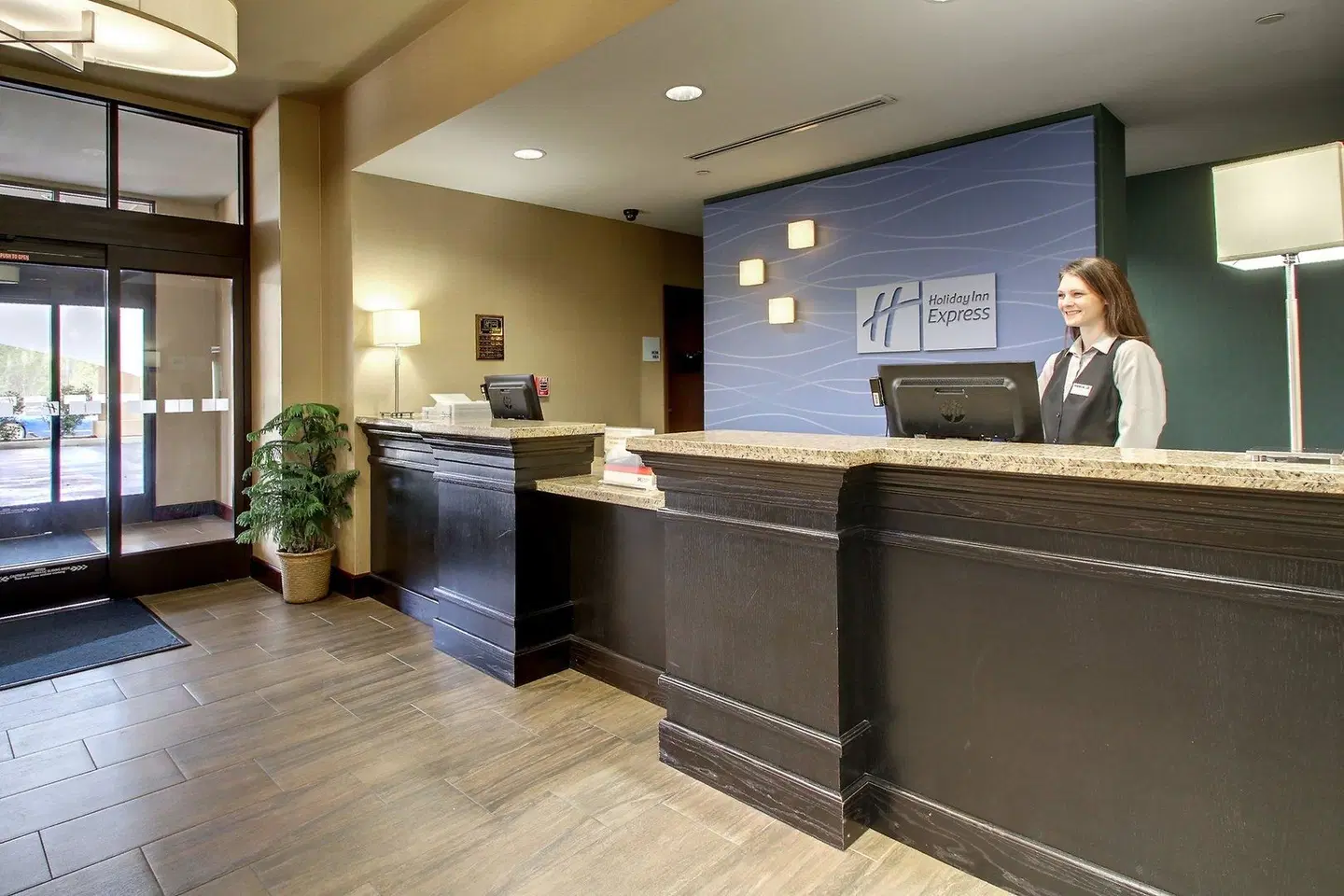 Holiday Inn Express & Suites Natchez South by IHG LOUNGE_LOBBY