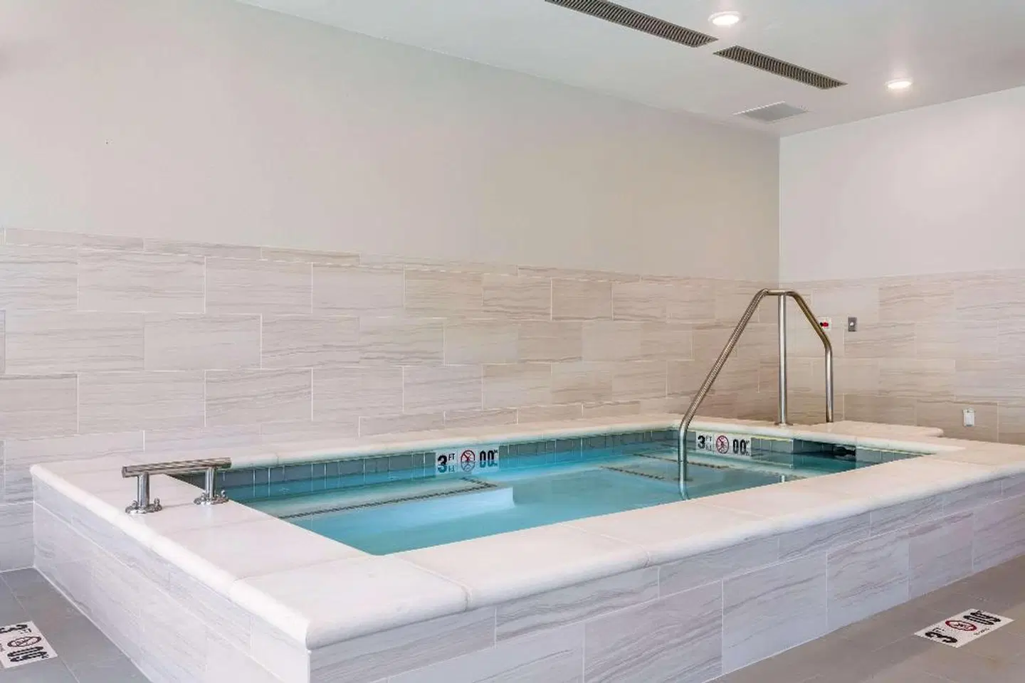 Comfort Inn & Suites Salt Lake City Airport Hallenbad