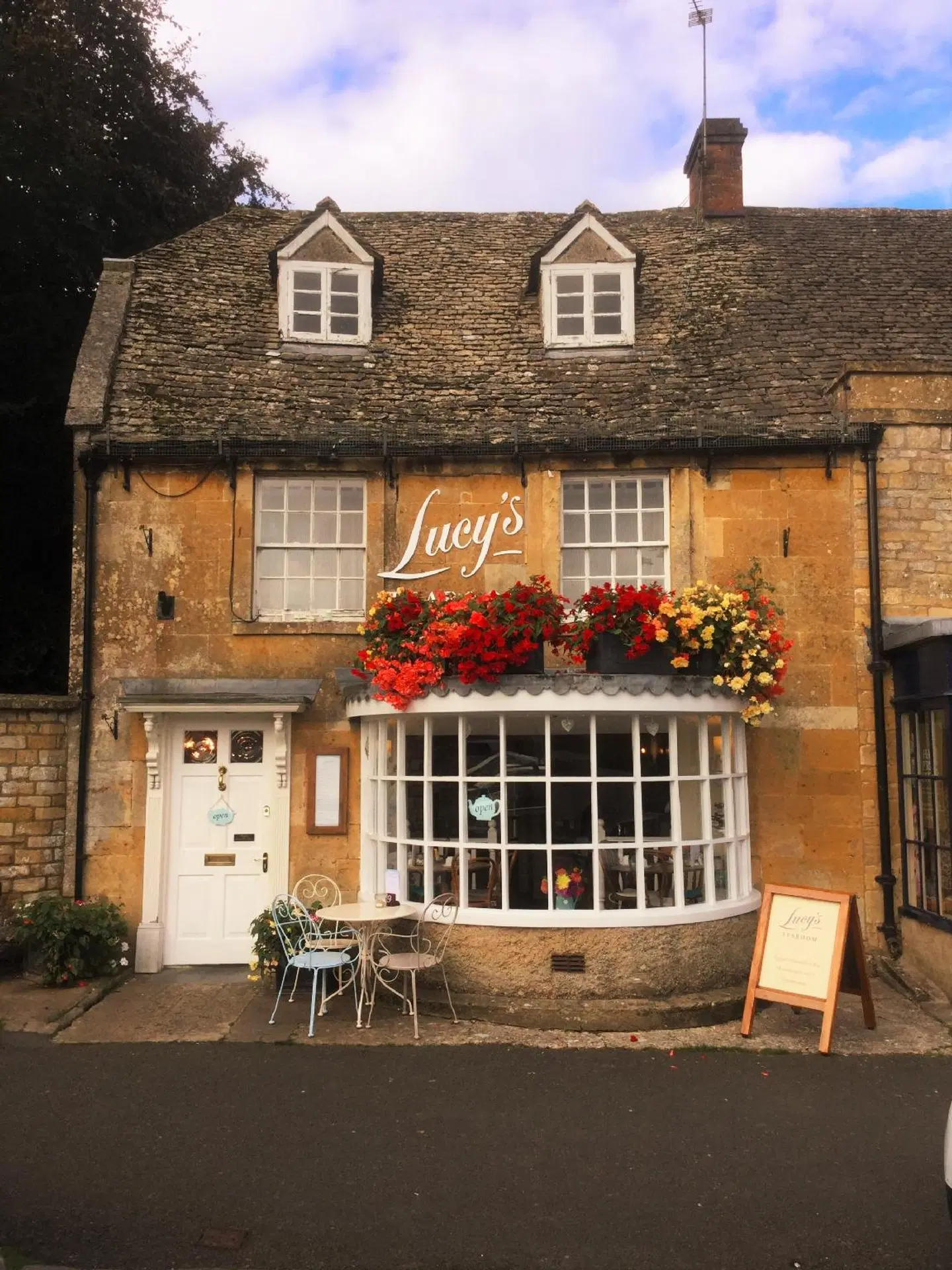Lucy's Tearoom B&B EXTERIOR