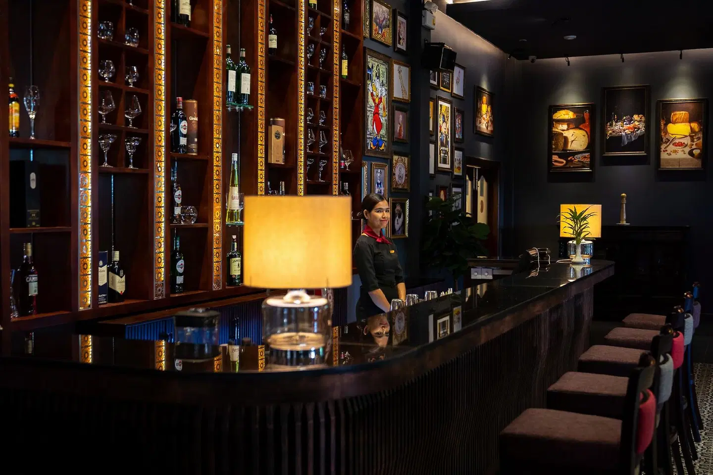 Lotus Blanc Hotel Bar