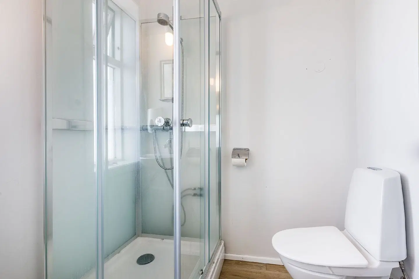 Riverside Hostel Badezimmer