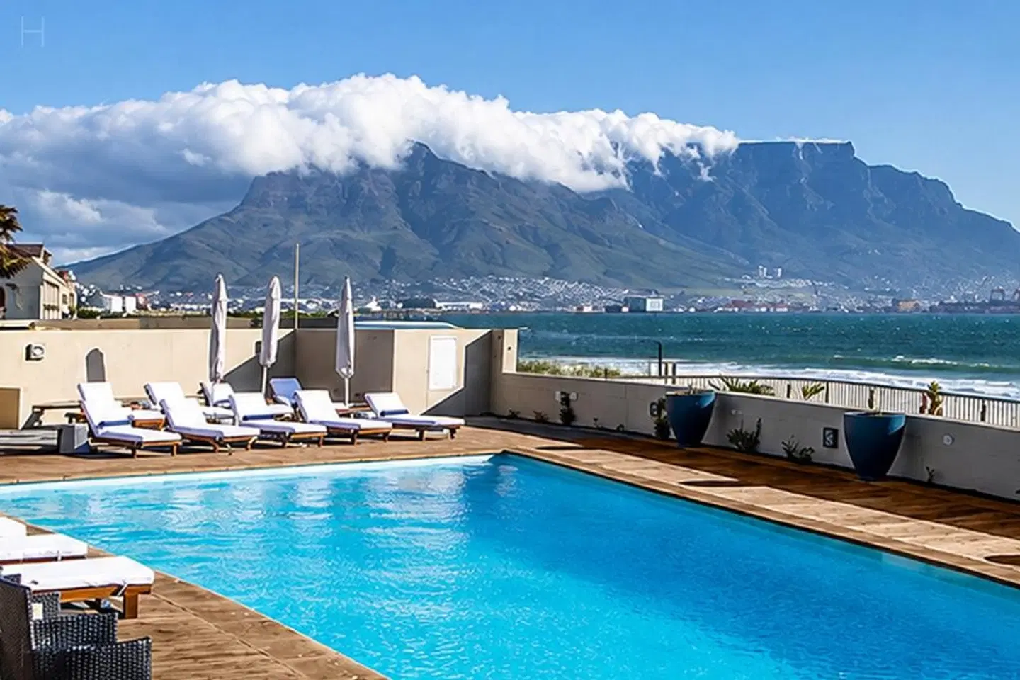 Lagoon Beach Hotel OUTDOOR_POOL