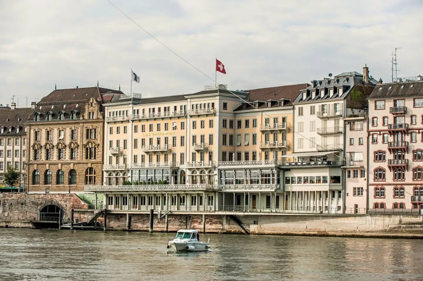 Grand Hotel Les Trois Rois EXTERIOR