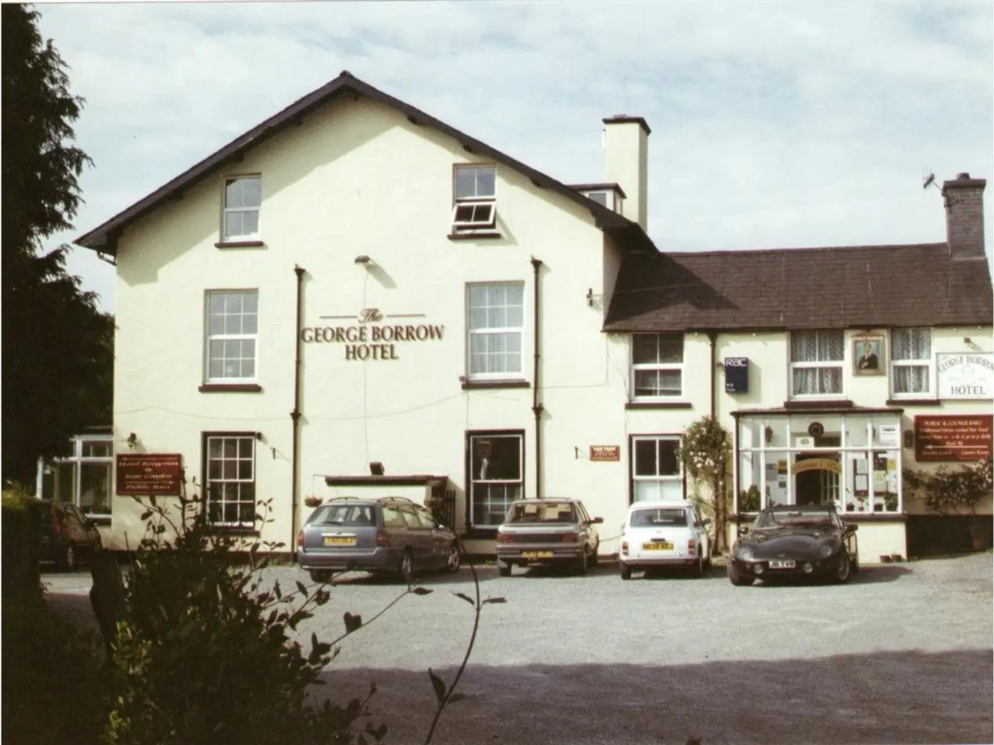 George Borrow Hotel EXTERIOR