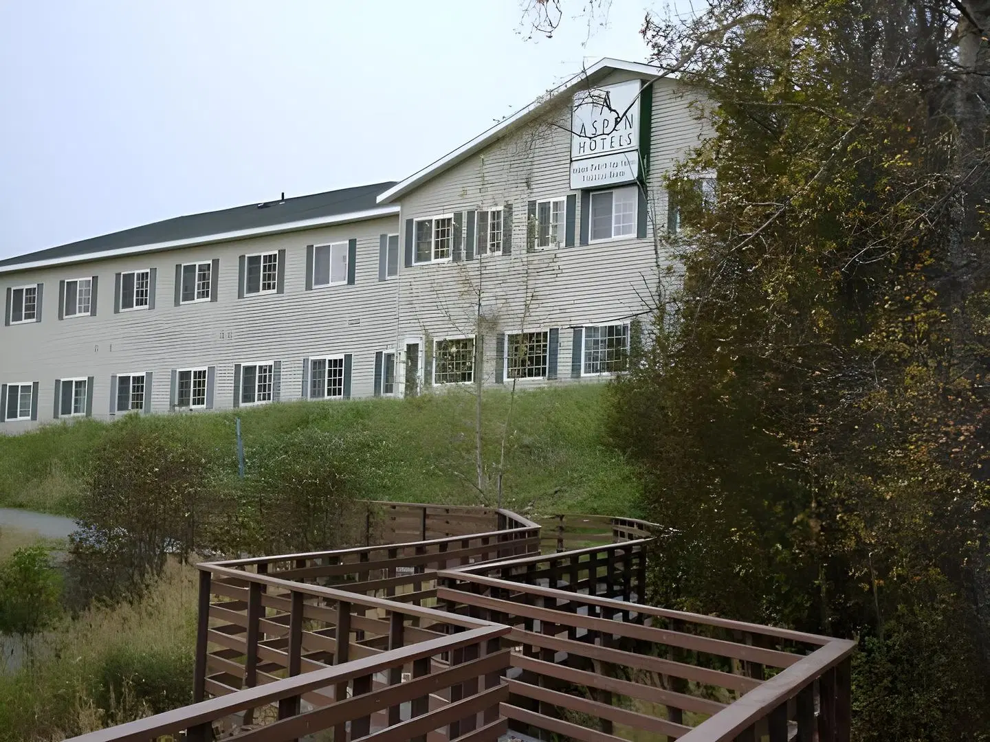 Aspen Hotel EXTERIOR