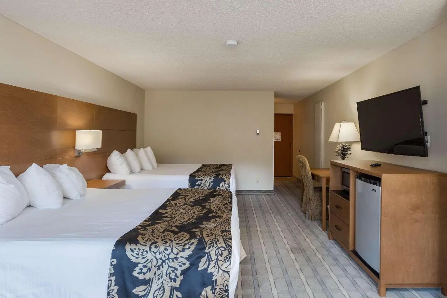 Shilo Inn Suites Hotel - Bend ROOM_EXAMPLE