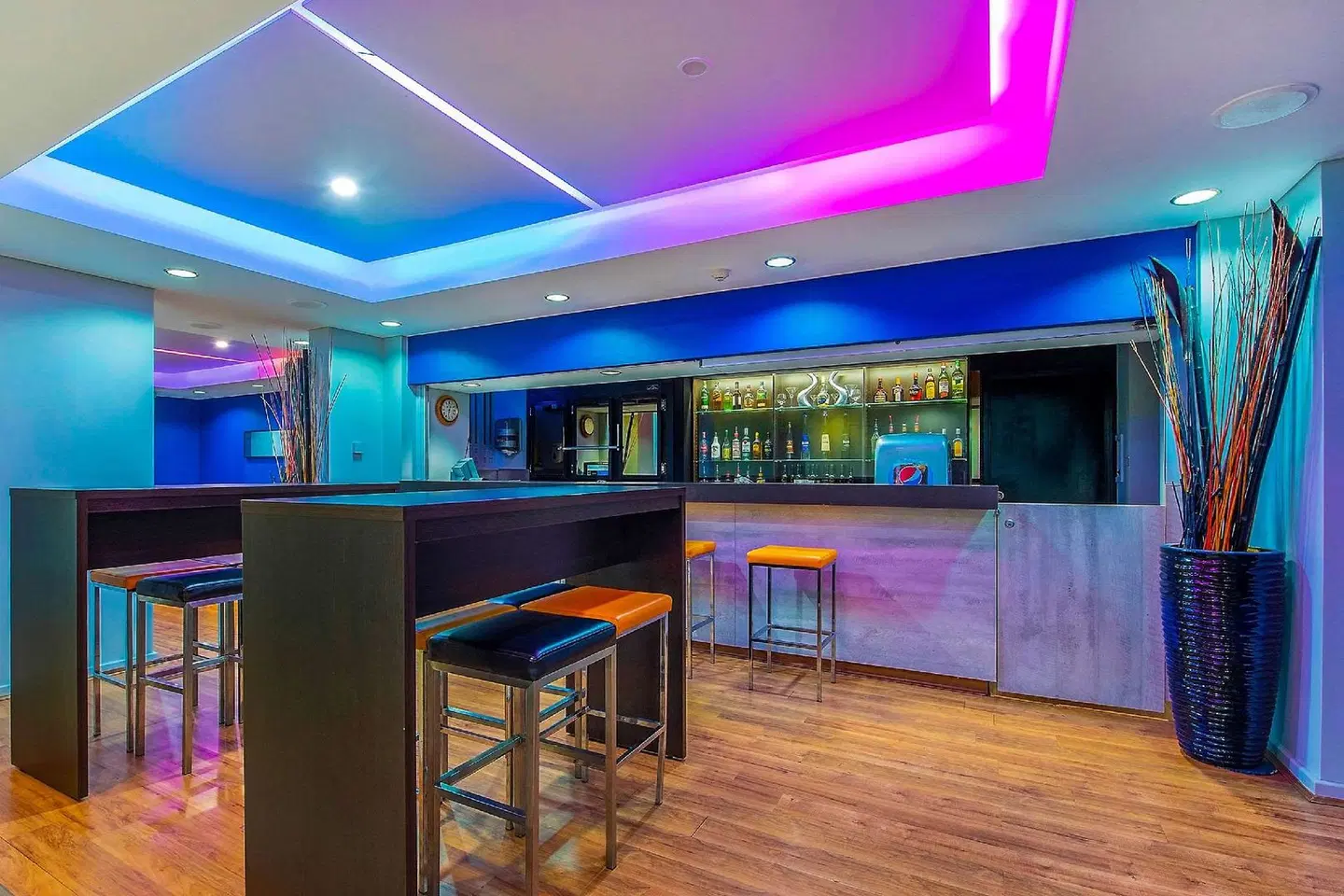 Quality Hotel Ambassador Perth Bar