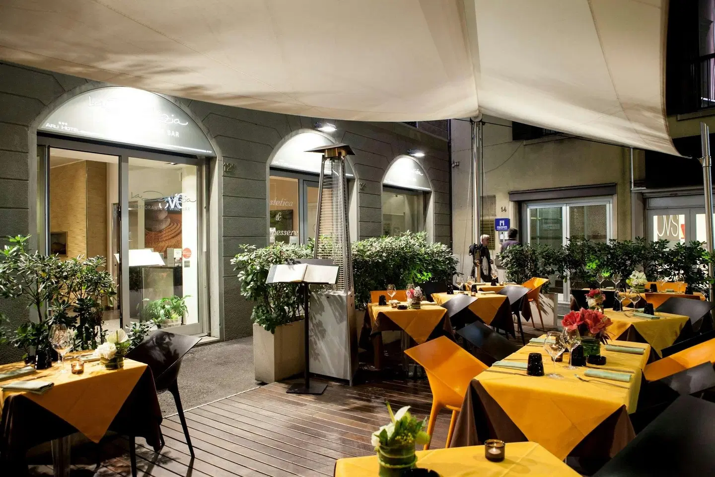 Arli Hotel Business & Wellness Terrasse
