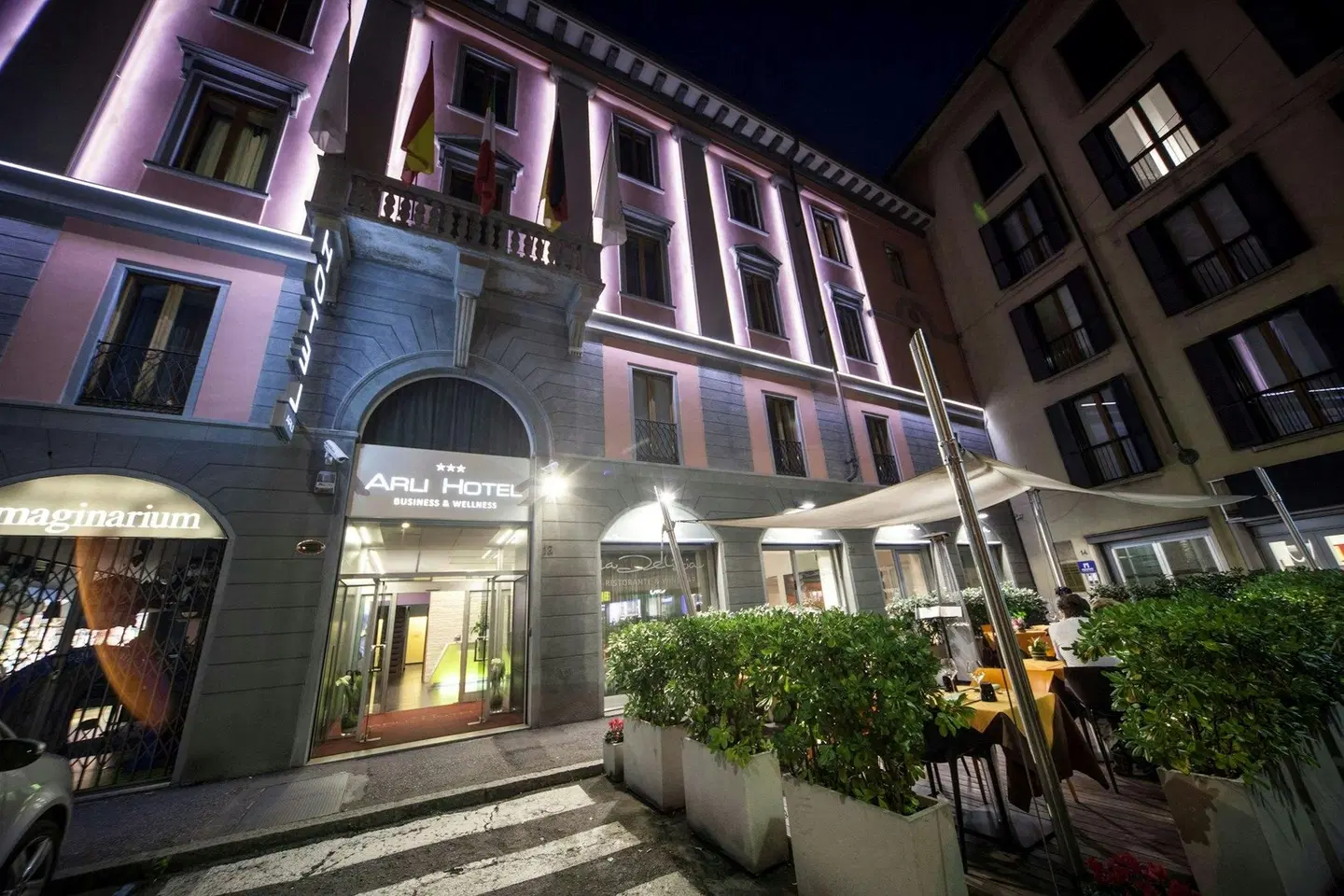 Arli Hotel Business & Wellness EXTERIOR