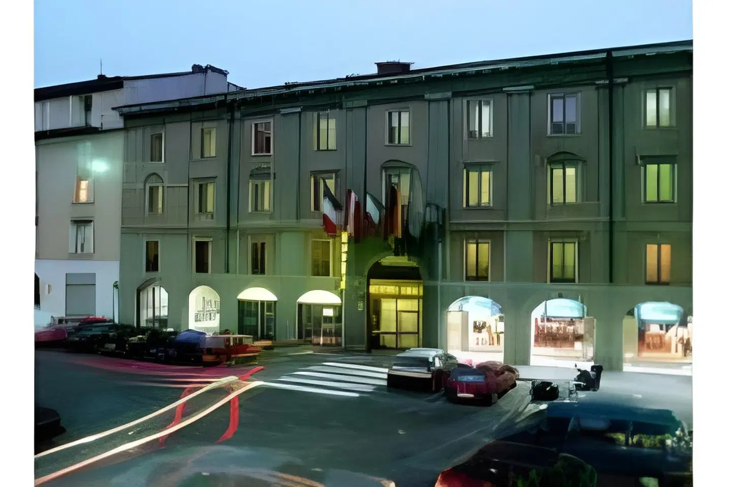 Arli Hotel Business & Wellness EXTERIOR