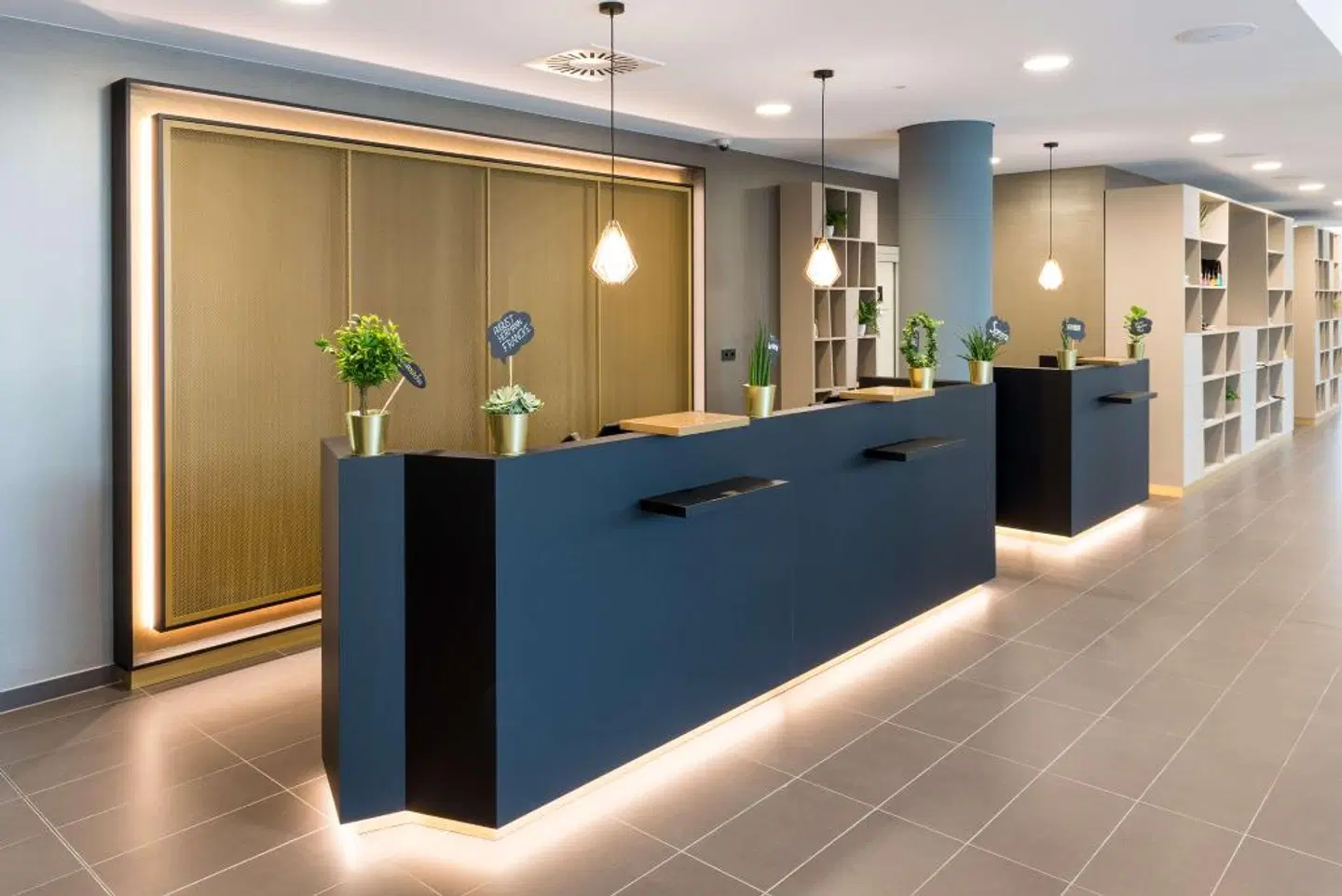 Holiday Inn - the niu, Ridge Halle Central Station LOUNGE_LOBBY