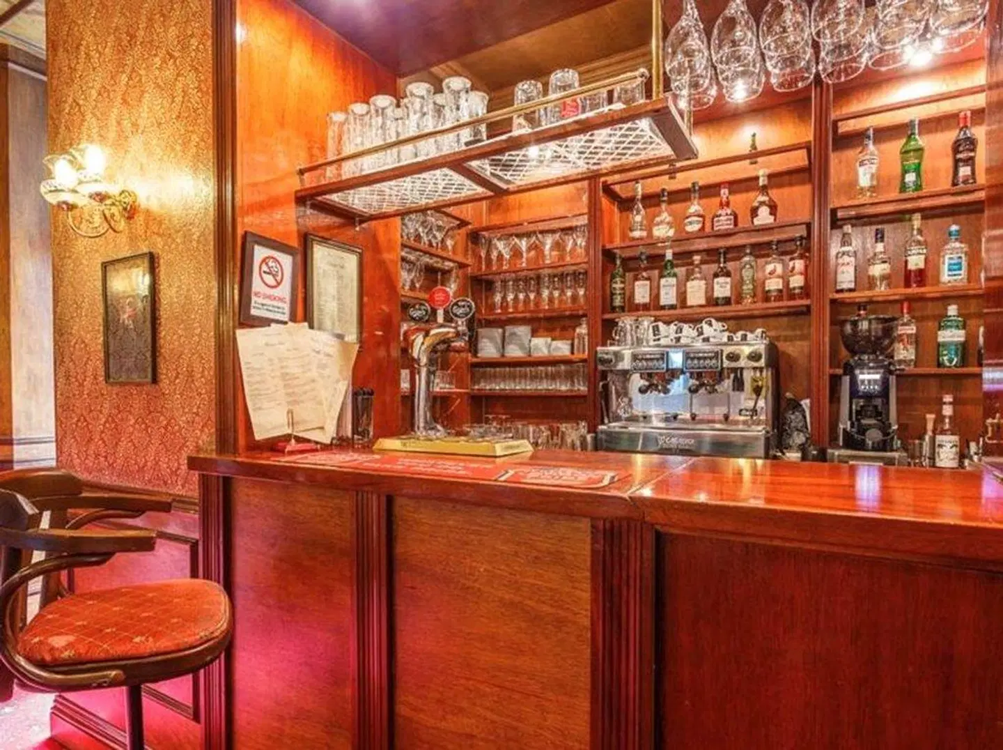 London Elizabeth Bar