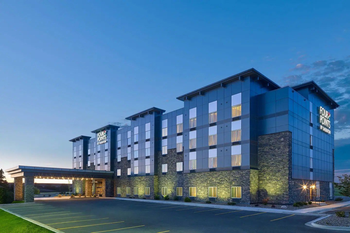 Four Points by Sheraton Williston EXTERIOR