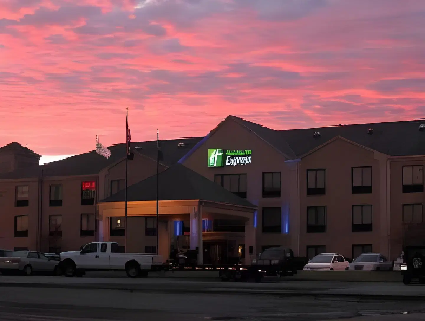 Auburn Place Hotel & Suites Paducah EXTERIOR