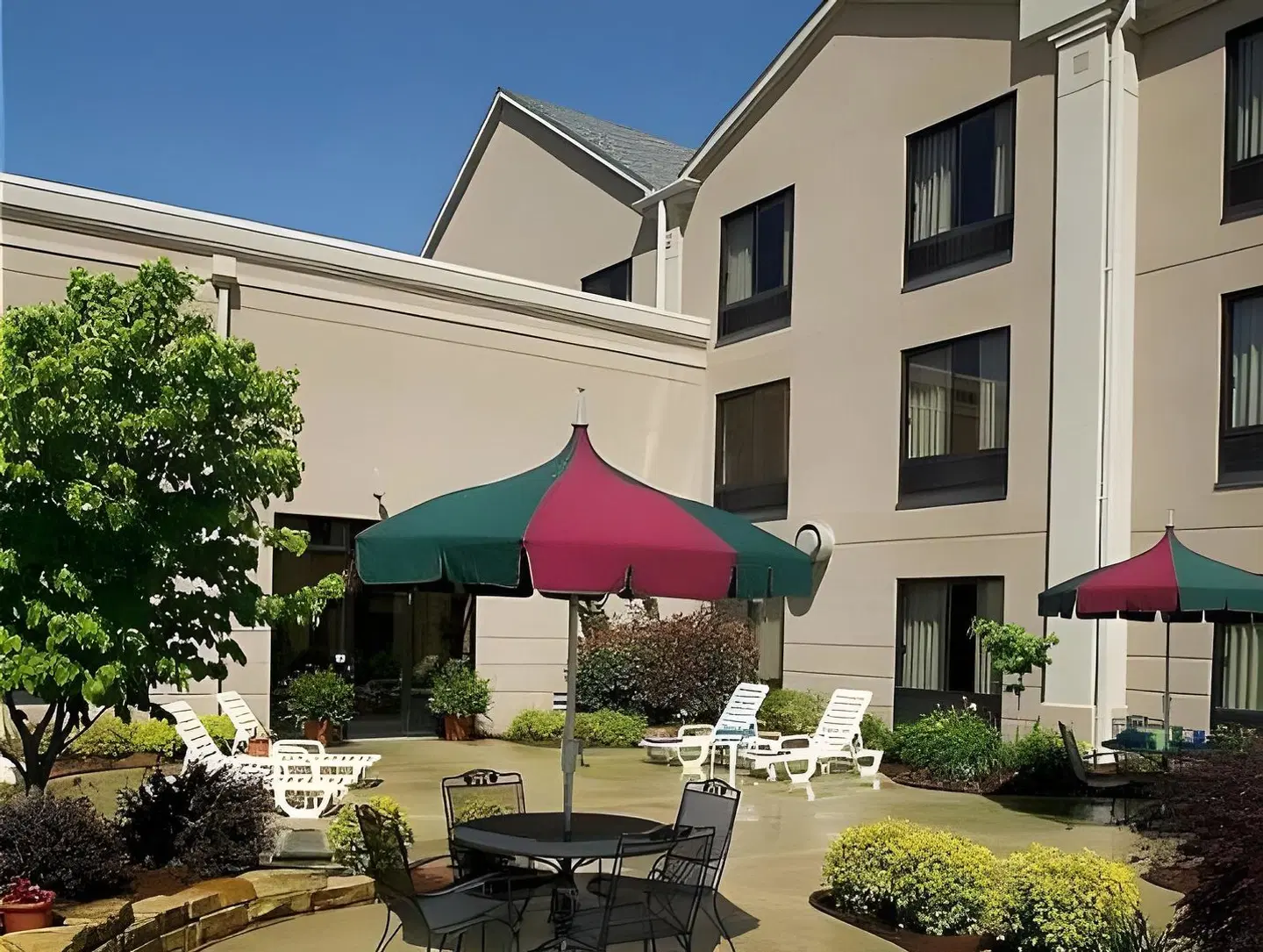 Auburn Place Hotel & Suites Paducah EXTERIOR