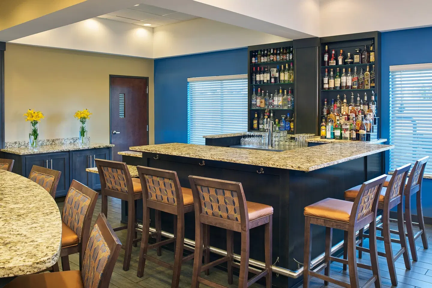 Four Points by Sheraton Williston Bar