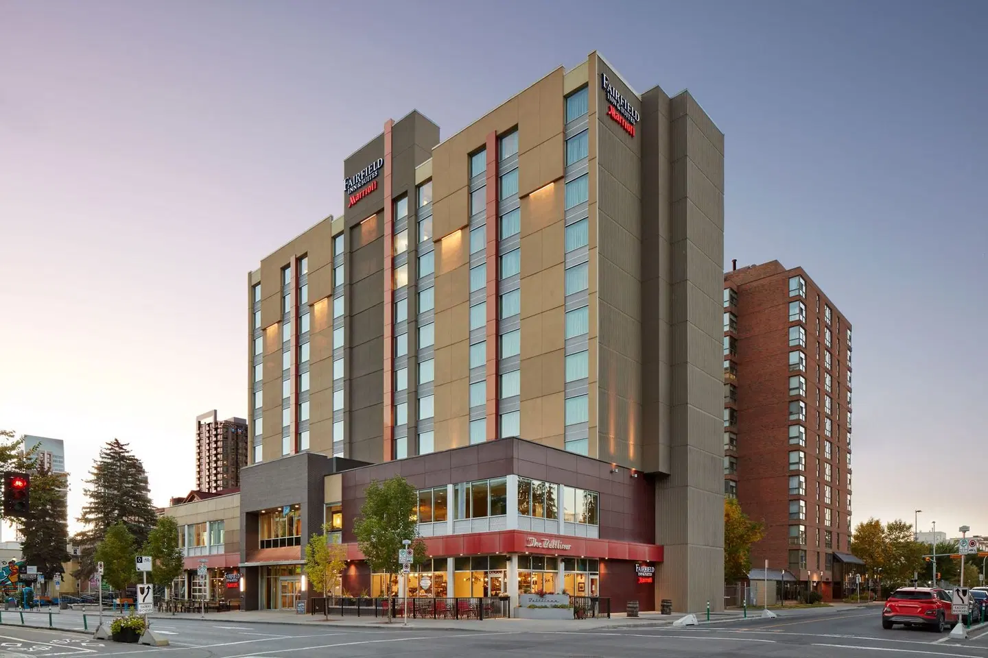 Fairfield by Marriott Inn & Suites Calgary Downtown EXTERIOR