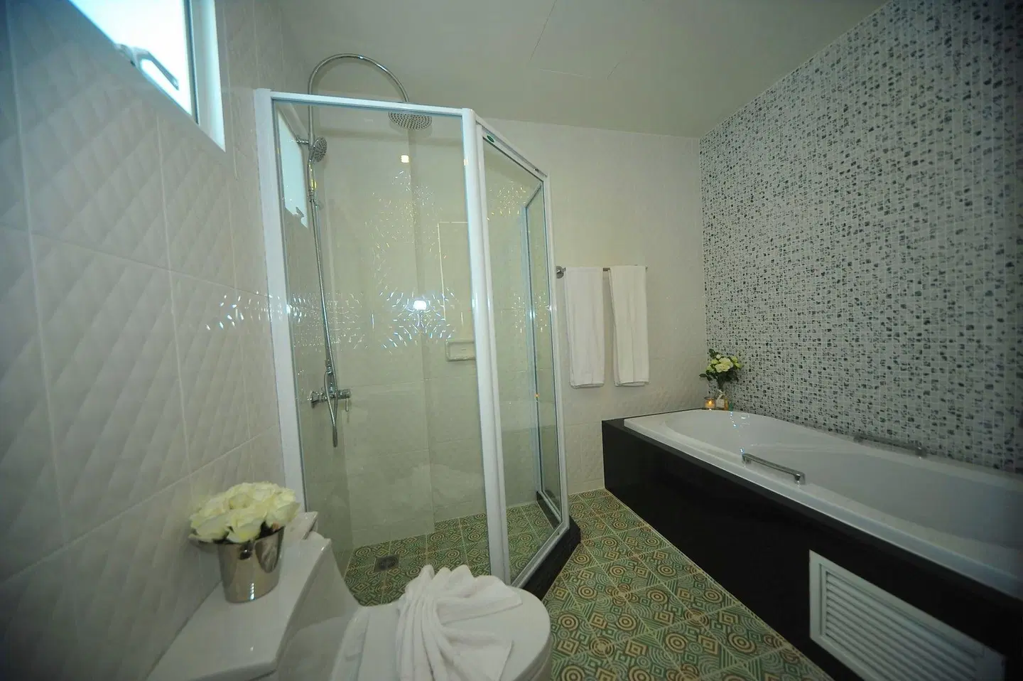 Ratana Apart-Hotel at Rassada Badezimmer