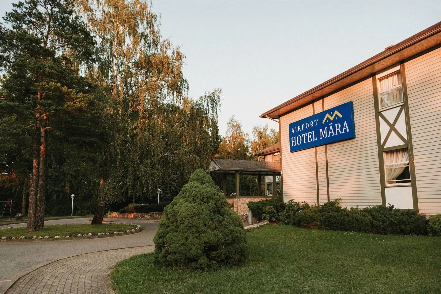 Airport Hotel Mara EXTERIOR