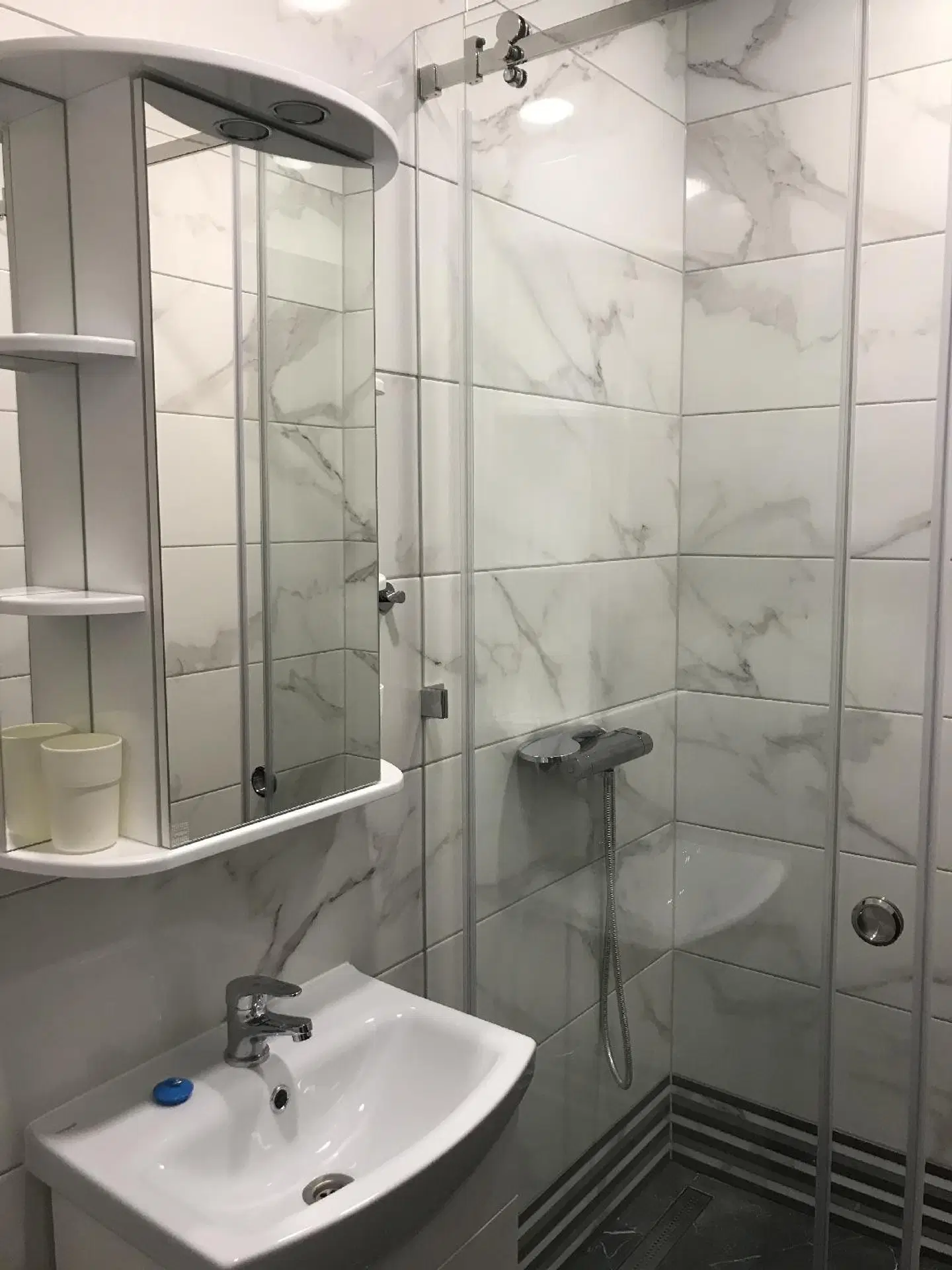 Hotel Akmene Badezimmer