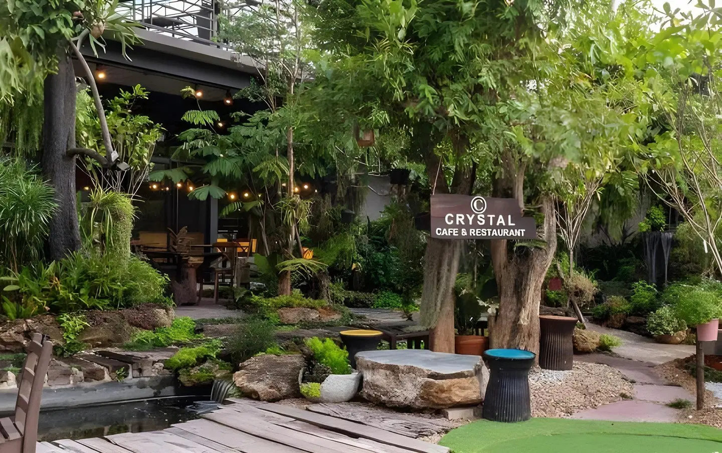 Crystal Resort Korat Garten