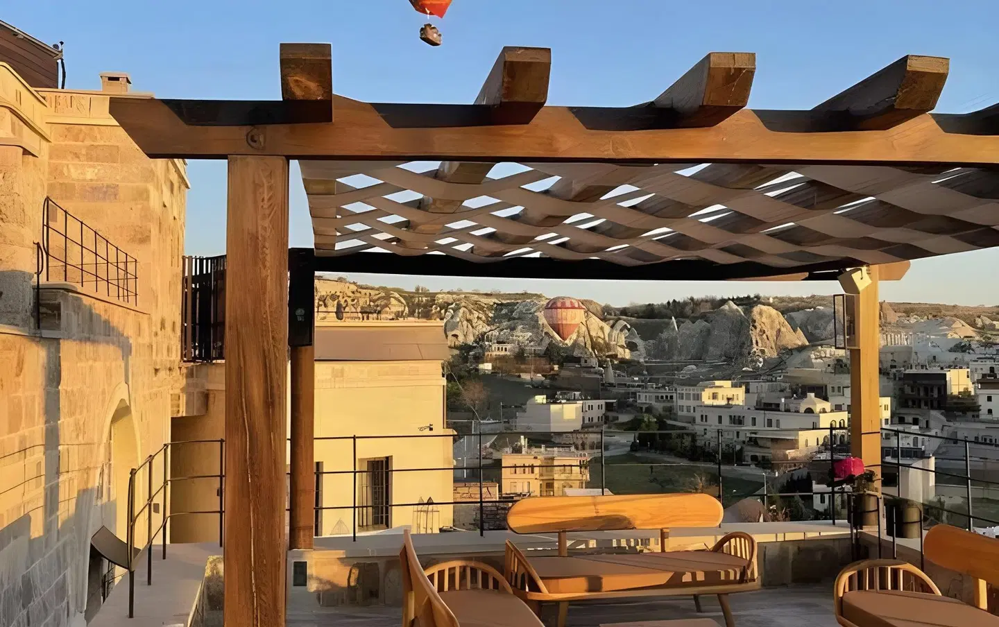 Luvi Cave Hotel Terrasse