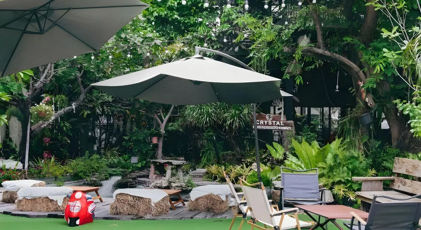 Crystal Resort Korat Garten