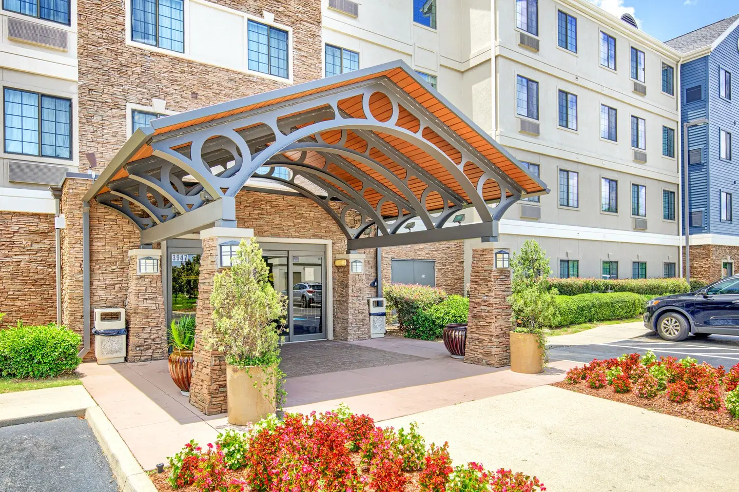 Staybridge Suites Hotel by IHG EXTERIOR