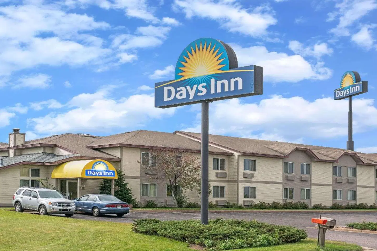 Days Inn by Wyndham West-Eau Claire EXTERIOR