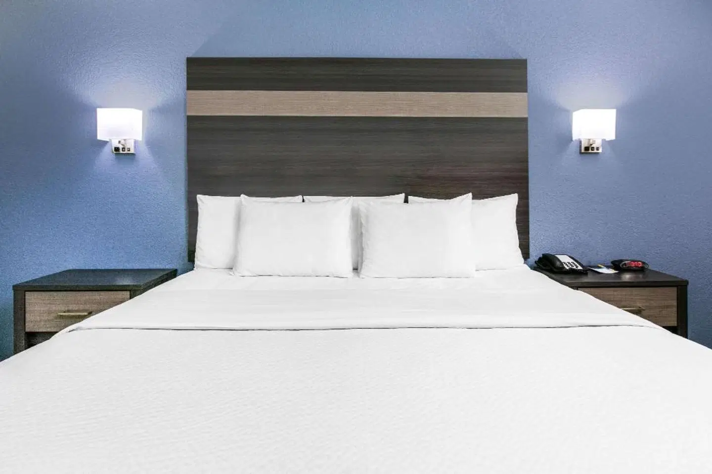 Days Inn by Wyndham Waco ROOM_EXAMPLE