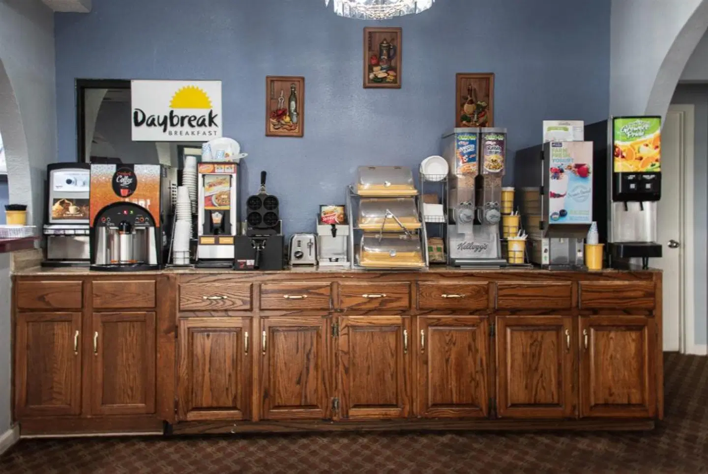 Days Inn by Wyndham Troy Bar