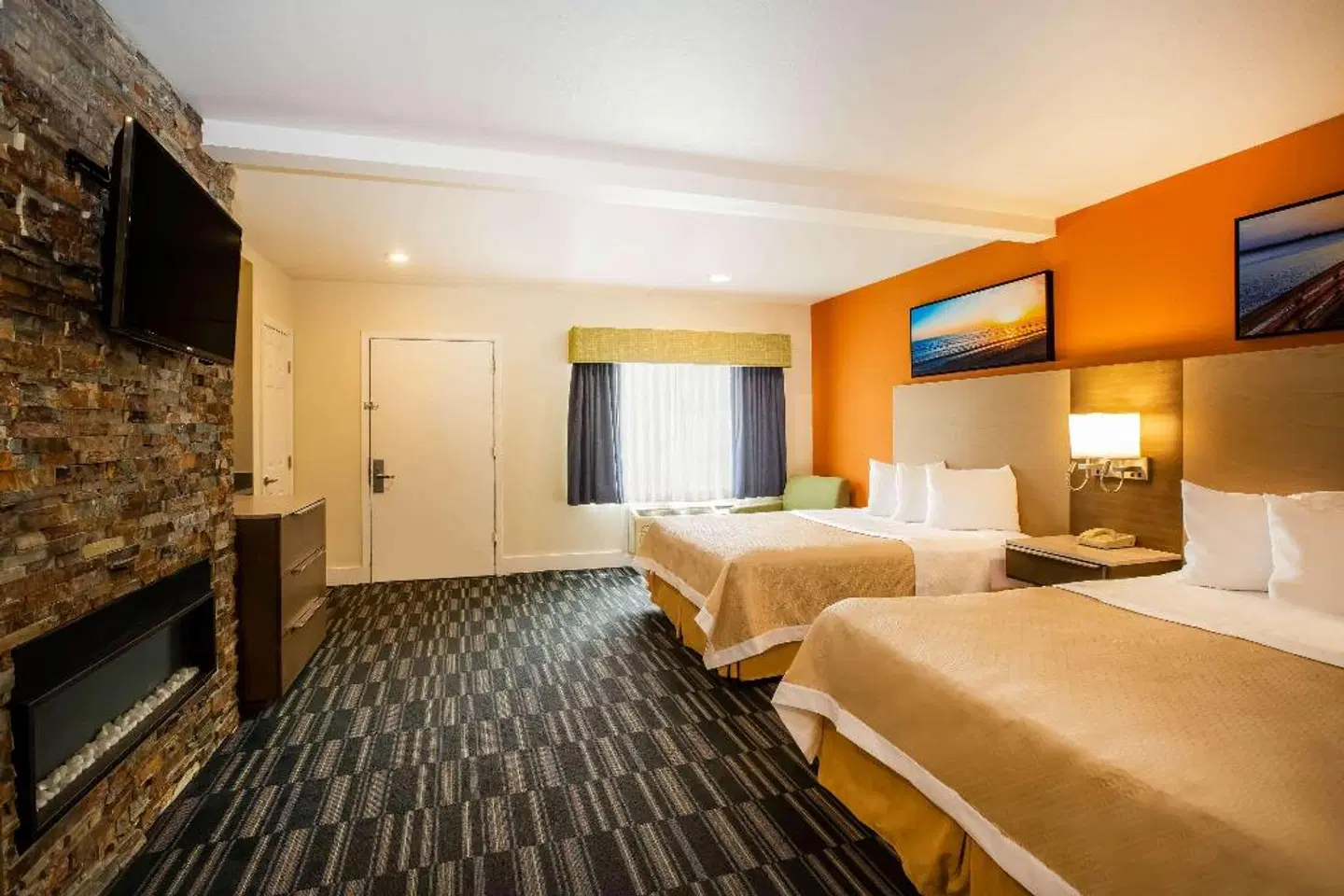 Days Inn by Wyndham Monterey Downtown ROOM_EXAMPLE