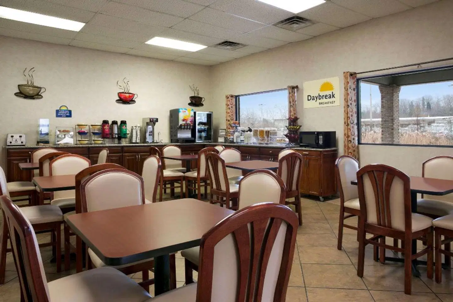 Days Inn by Wyndham Huntington Bar