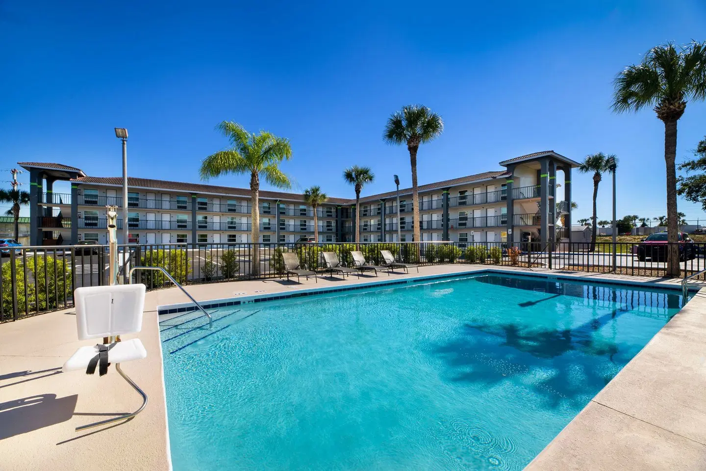 Days Inn Clermont Theme Park West OUTDOOR_POOL